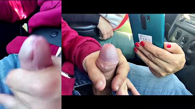 Punheta pública de Coupleslowsex capturada na câmera, ele a filma para gozar