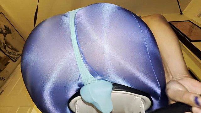 Yuna Luna's Latex Cumshot