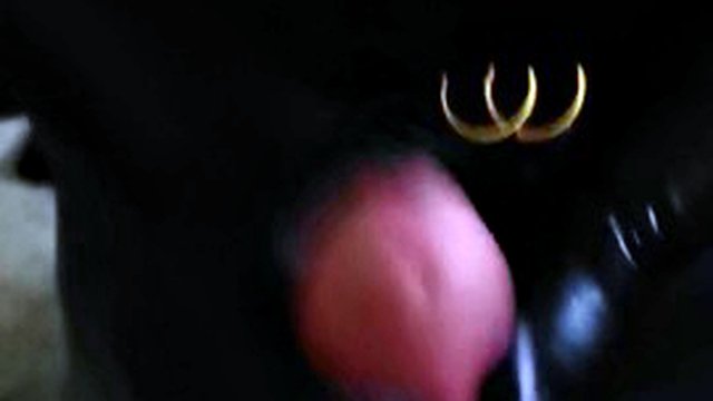 pov punto di vista guanti in pvc masturbazione con la mano eiaculazione