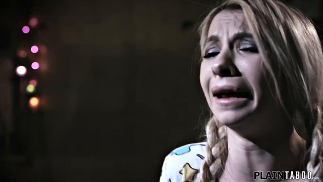 Joanna Angel, Th'yi Kirletme Sözüyle Sert Adım-Fantazi Sikiş'te Küçük Elleri ve Kenzie Reeves'i Pound Ediyor