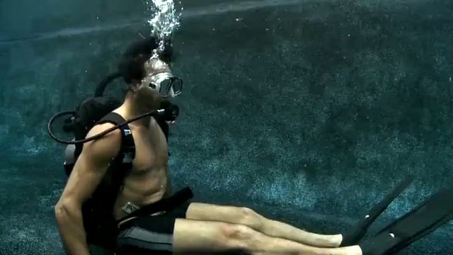 Underwater blowjob in a swimming pool