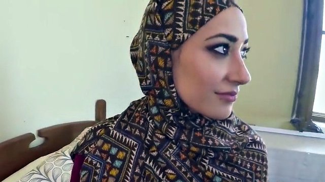 hijab muslim babe fucked for cash money