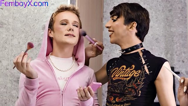 Femboi MUA-Duo teilt Schwanz