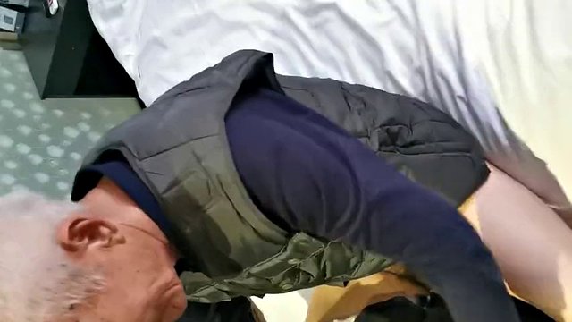 Mit chinesischem Opa in der Wohnung