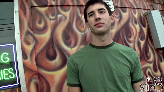 Real str8 guy got blowjob in gloryhole