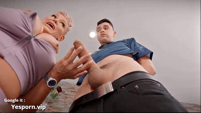 Spandex Yoga threesome: Big Tits, Big Ass & Blowjob Porn