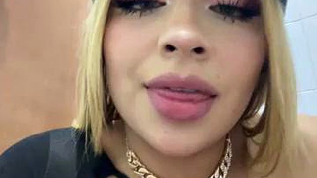 Mia1: Porno med store pupper, store rumpe og Bongacams