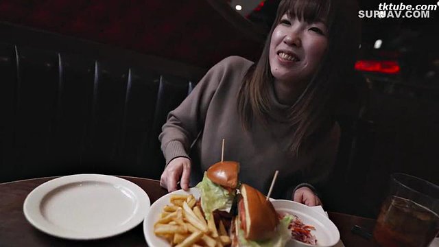 FC2-PPV-3200743 [Uncensored, face revealed] A beautiful single mother who supports her only son and is immorally aroused and creampied raw! : Blowjob, Amateur & Japanese Porn