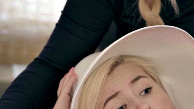 Jezebel Handmaids - S2:E4