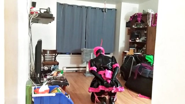 Sissy Sluts Selfbondage goes wrong
