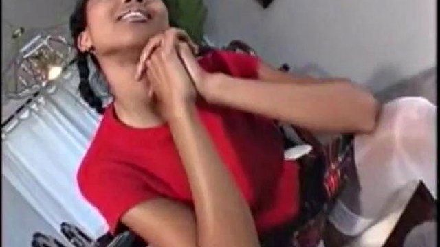 莉莉·泰语：青少年，亚洲和女牛仔色情