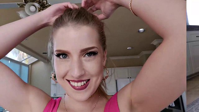 A loira excitada Eva Nyx devora a bunda de seu chefe em um Rimming fumegante antes de montar e montar seu enorme
