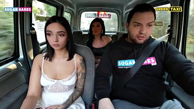 SUGARBABESTV: Sofia Pavlidi in einem griechischen Taxi