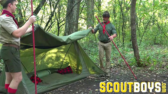 SCOUT COLE Capítulo 3 - Armar una tienda de campaña