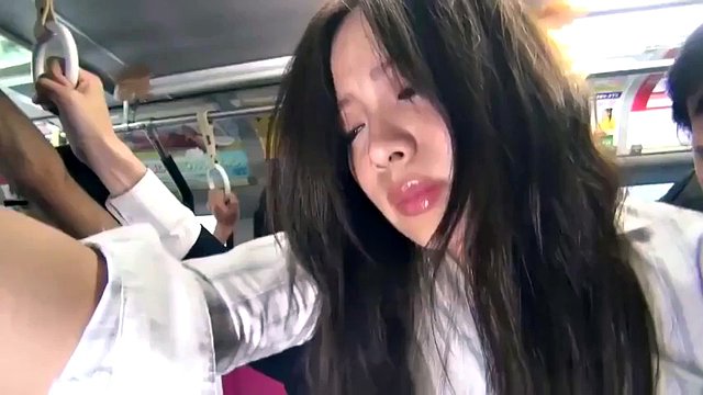 Remi Sasaki best ass in bus