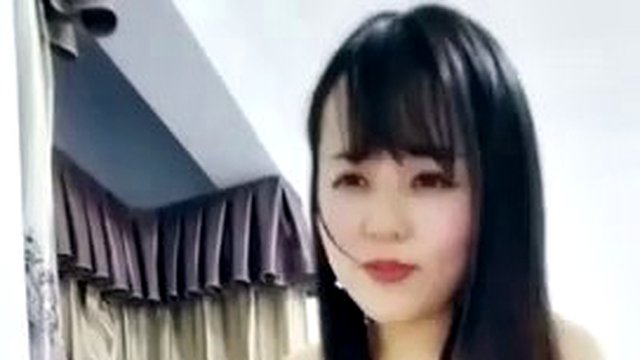 korean cam teen in pantyhose fucks dildo