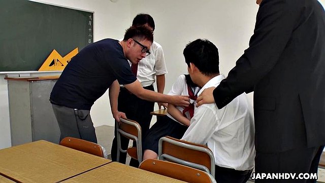 십대 여고생과의 성행위 실험 마리아 코토 부키