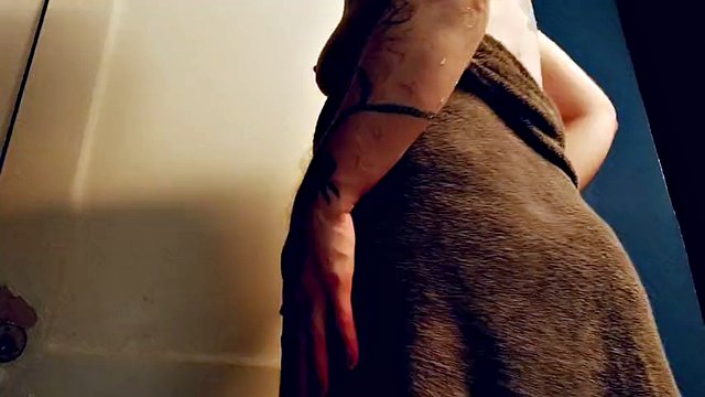 I'm horny and wet and I need to be spanked FTM