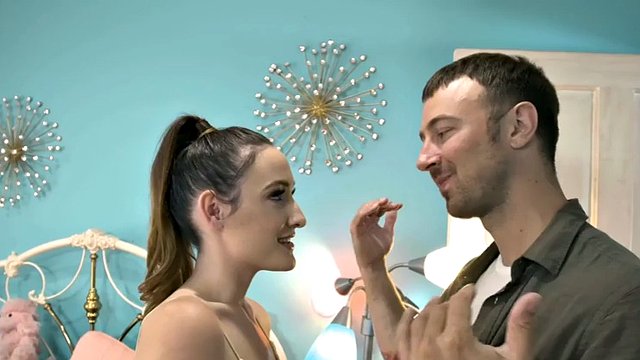 FILM DEVILS - Non dire ai miei genitori che ho sempre scopato una babysitter sexy